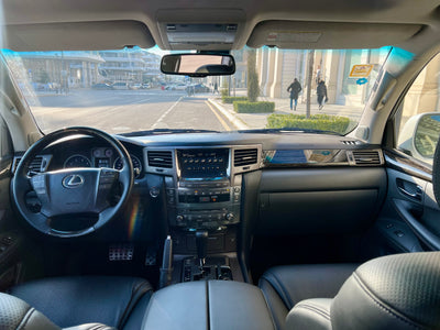 Lexus LX570